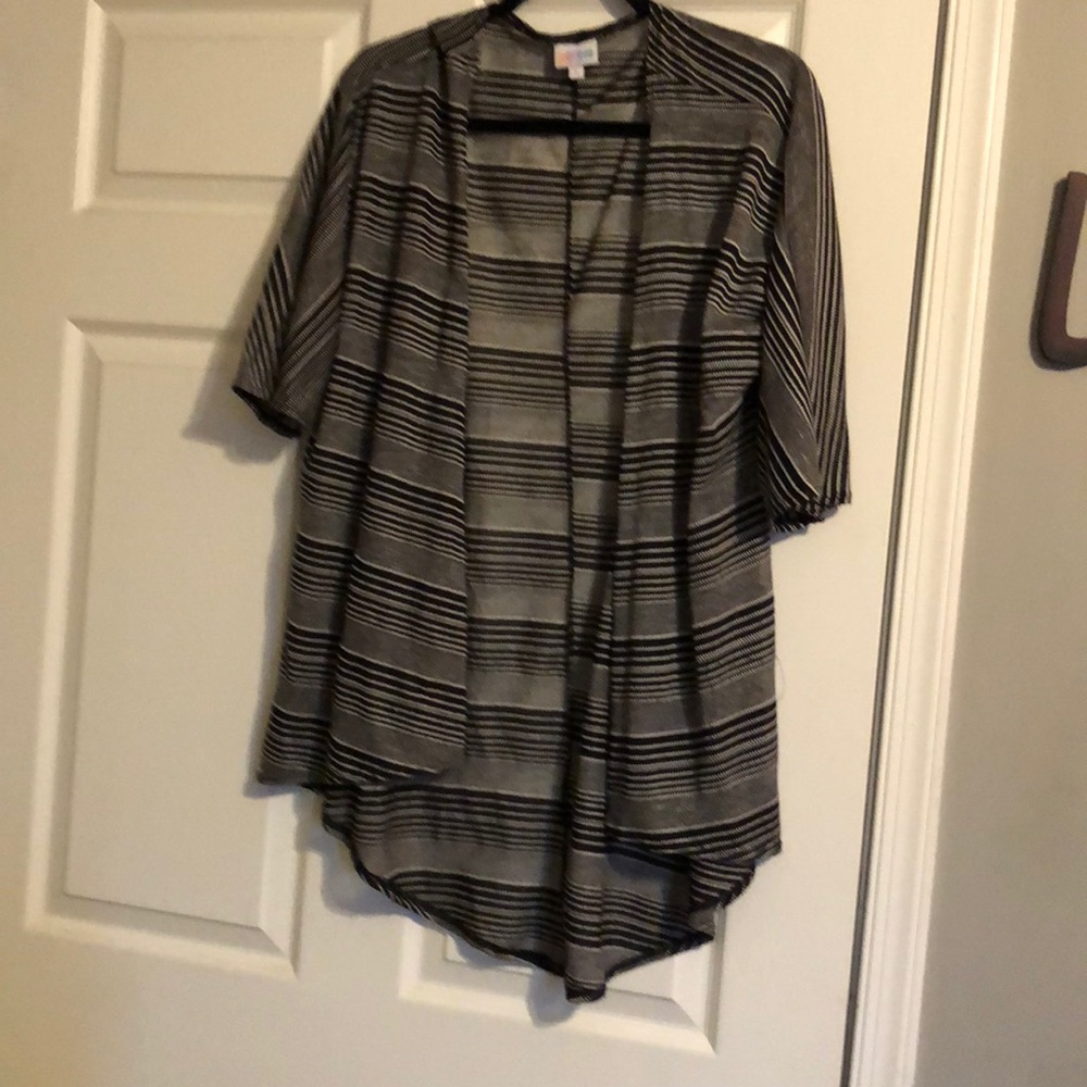 Lindsay LuLaRoe Kimono Small